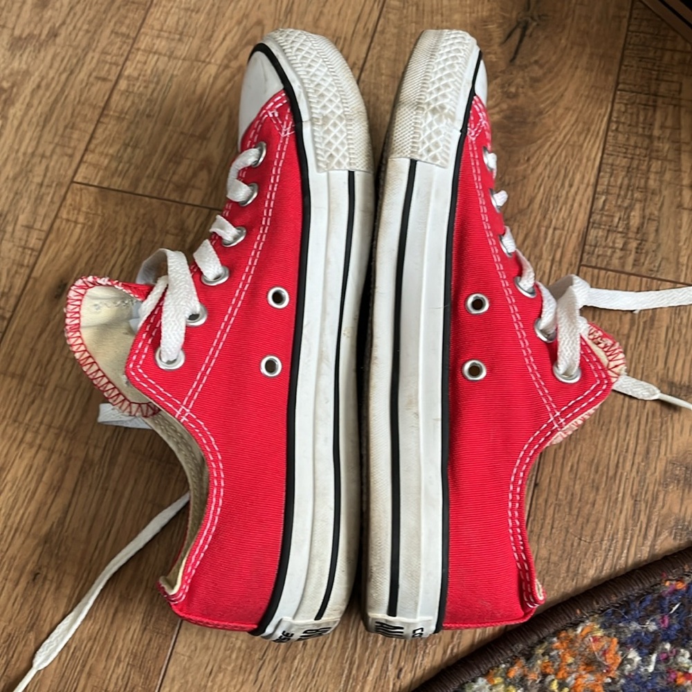 Red chucks - Picture 7 of 7